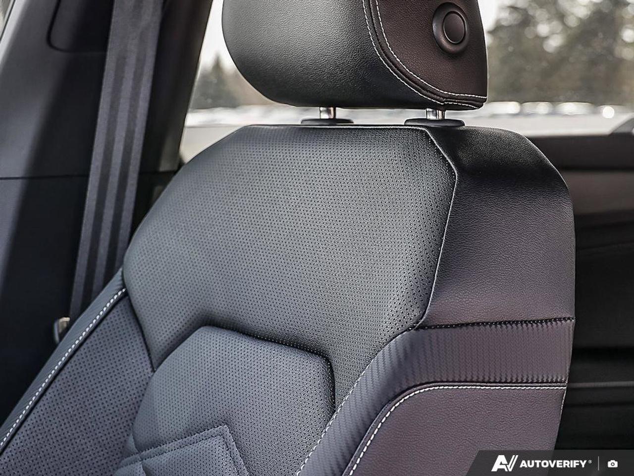 2025 Volkswagen Atlas Cross Sport ComfortlineONE-OWNER, ACCIDENT-FREE, AWD, HTD SEAT Photo