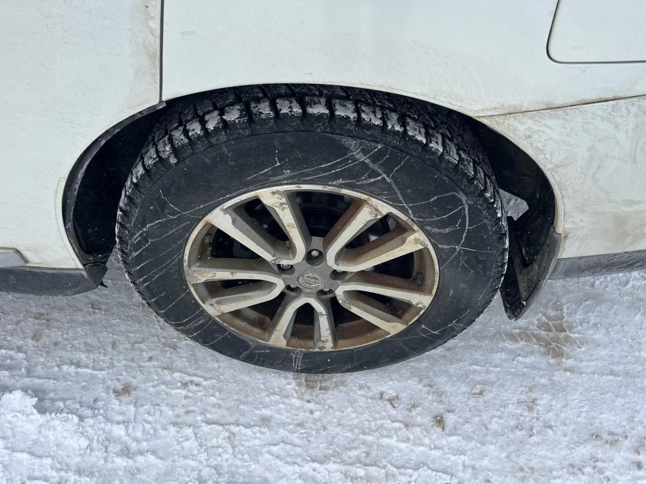 2016 Nissan Pathfinder SSL, 3.6L V6, LEATHER, ALLOYS, NAVIGATION, 7-PASSE Photo2