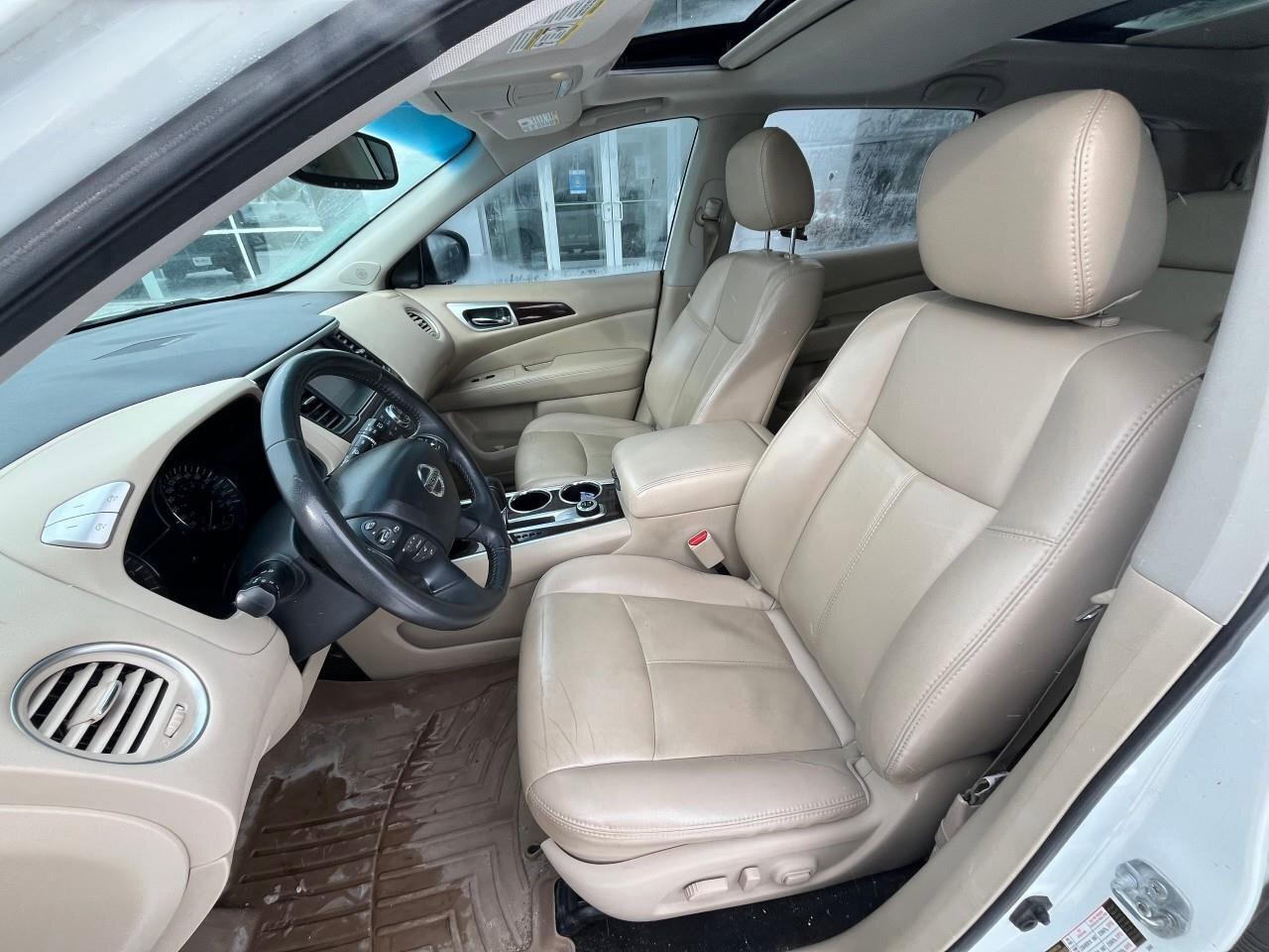 2016 Nissan Pathfinder SSL, 3.6L V6, LEATHER, ALLOYS, NAVIGATION, 7-PASSE Photo