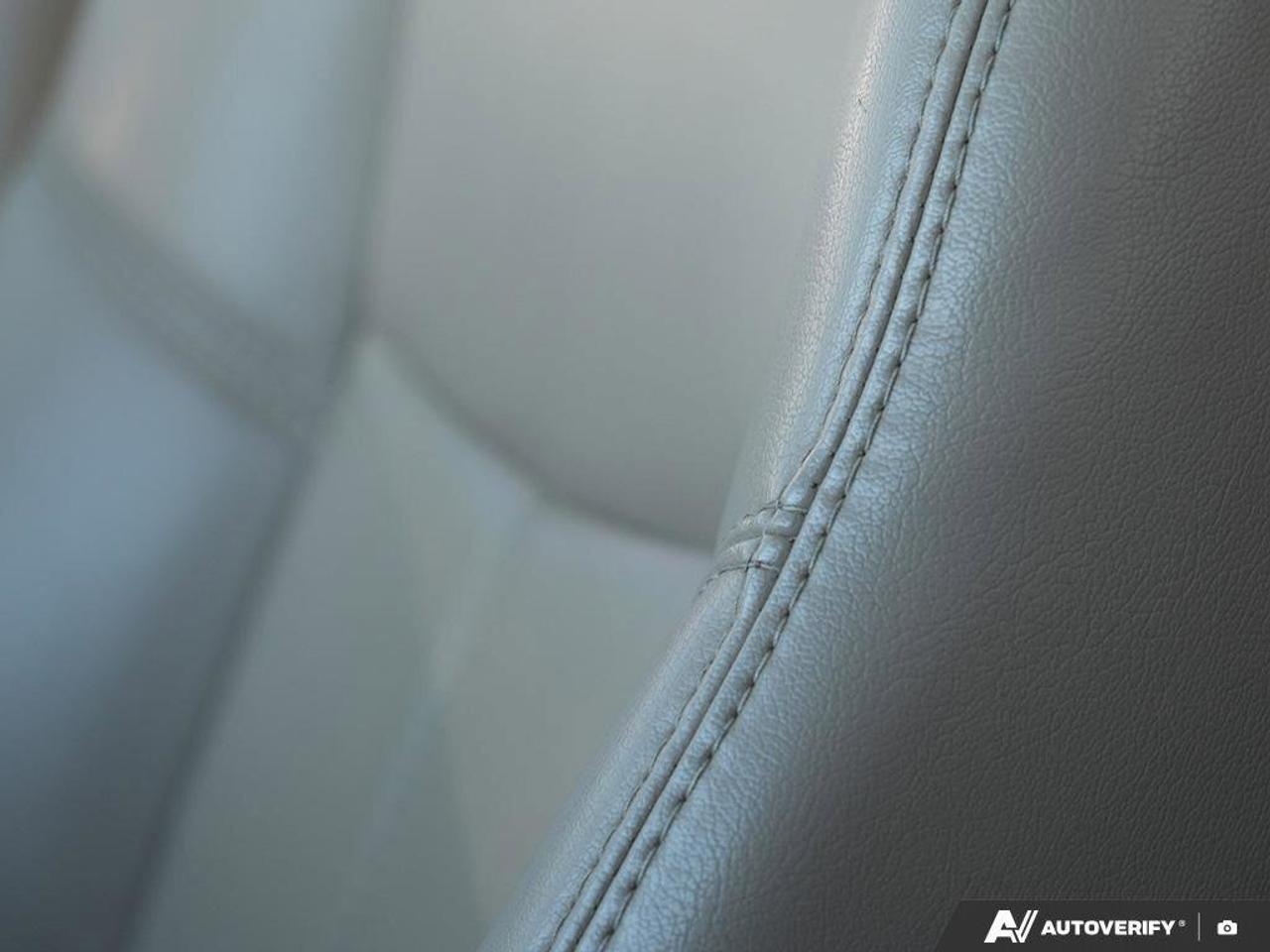 2016 Nissan Pathfinder SSL, 3.6L V6, LEATHER, ALLOYS, NAVIGATION, 7-PASSE Photo