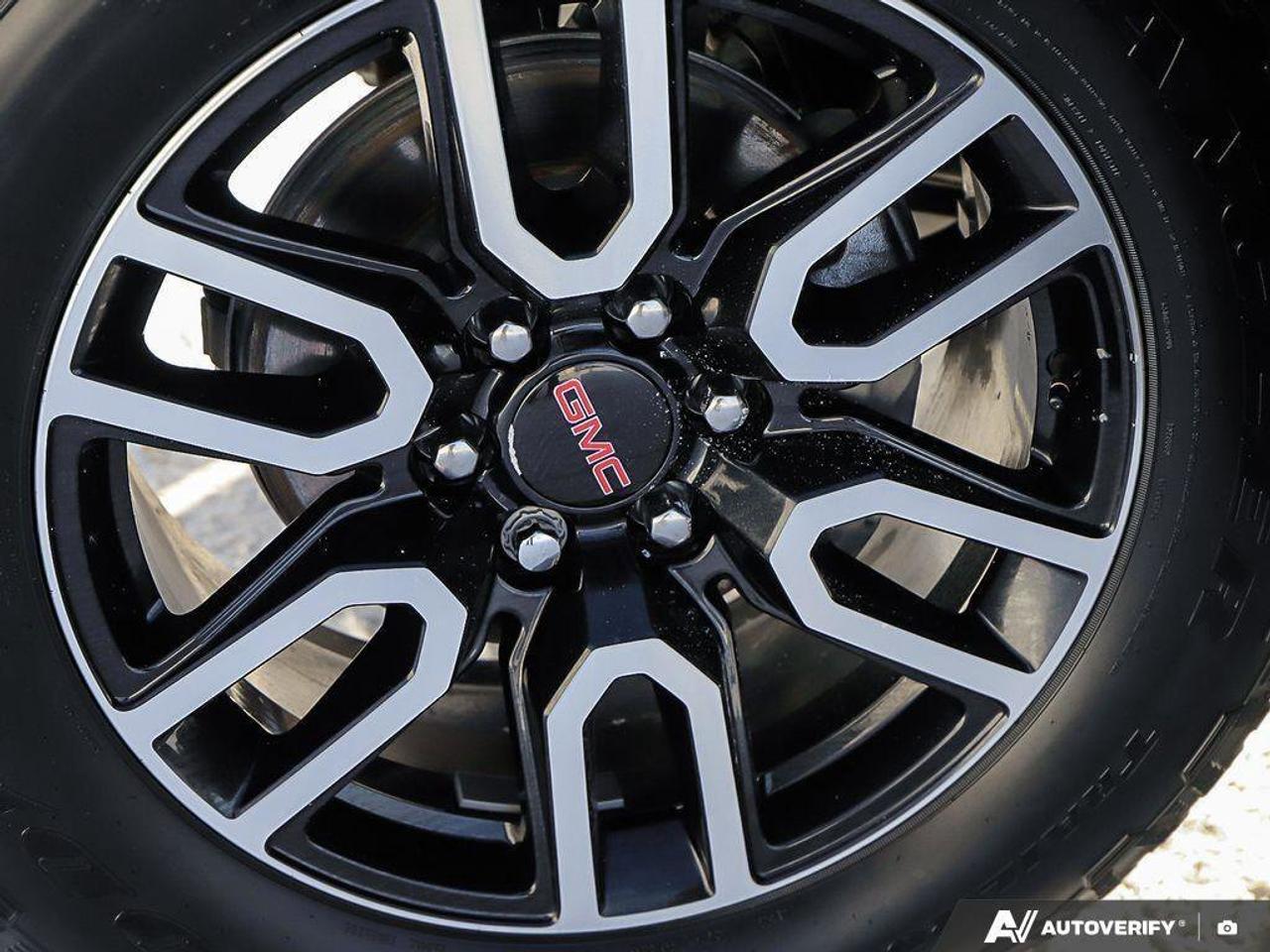 2025 GMC Sierra 1500 AT4AT4, 6.2L V8, ALLOYS, LEATHER, BOSE, 1-OWNER, C Photo