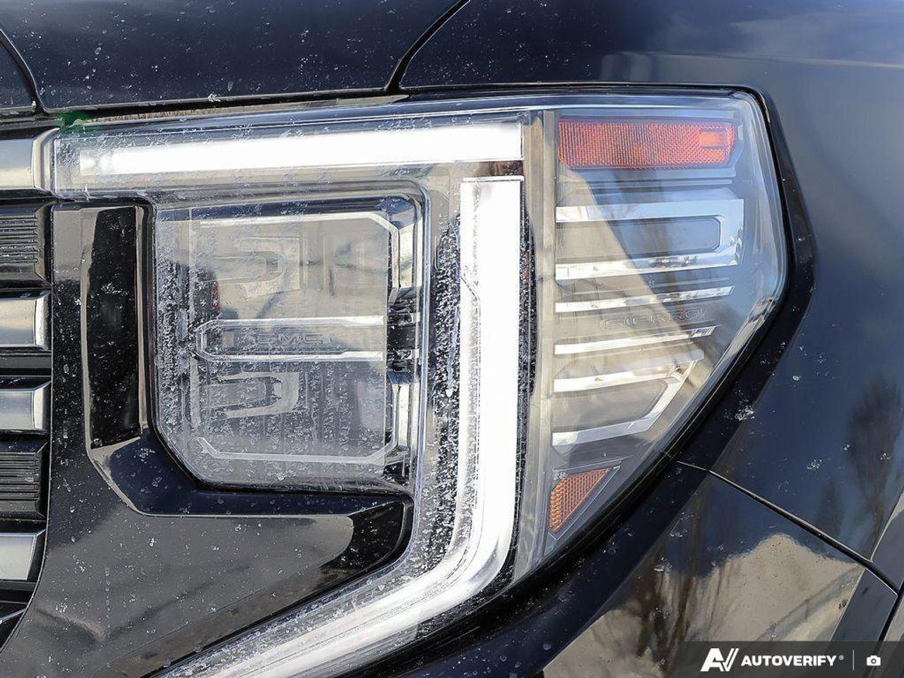 2025 GMC Sierra 1500 AT4AT4, 6.2L V8, ALLOYS, LEATHER, BOSE, 1-OWNER, C Photo