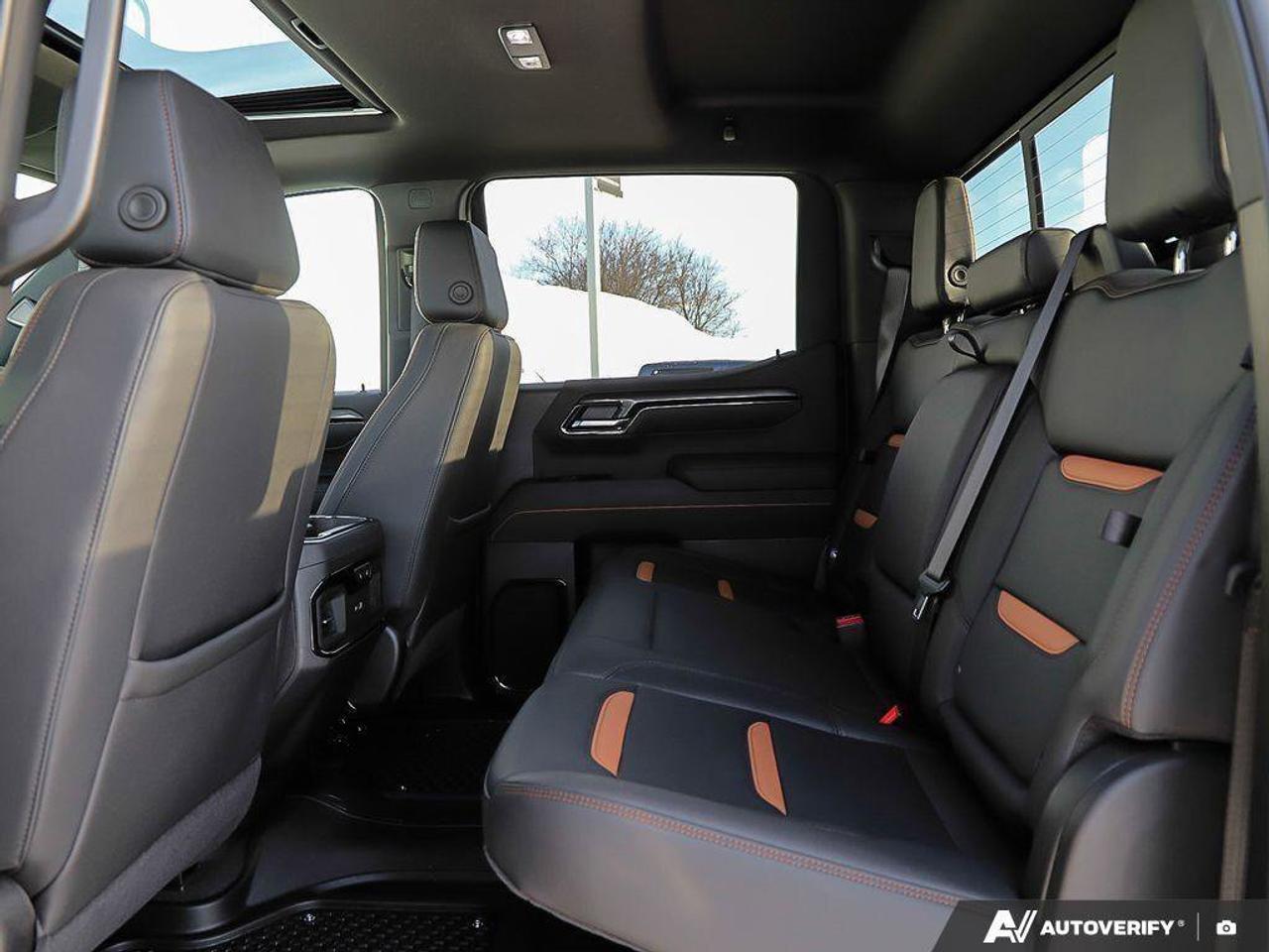 2025 GMC Sierra 1500 AT4AT4, 6.2L V8, ALLOYS, LEATHER, BOSE, 1-OWNER, C Photo