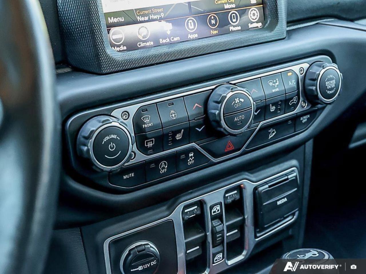 2018 Jeep WRANGLER UNLIMITED SaharaSAHARA, V6, 4X4, NAV, HEATED LEATHER, CERTIF Photo