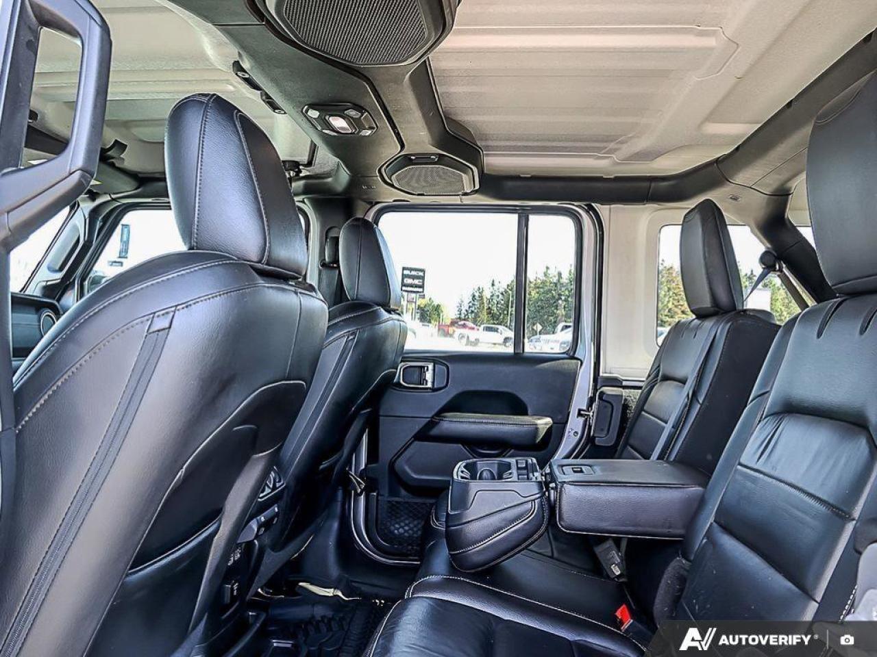 2018 Jeep WRANGLER UNLIMITED SaharaSAHARA, V6, 4X4, NAV, HEATED LEATHER, CERTIF Photo