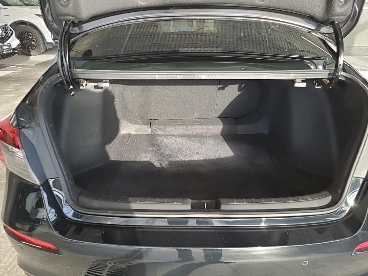 2022 Honda Civic Sedan Touring CVT Photo