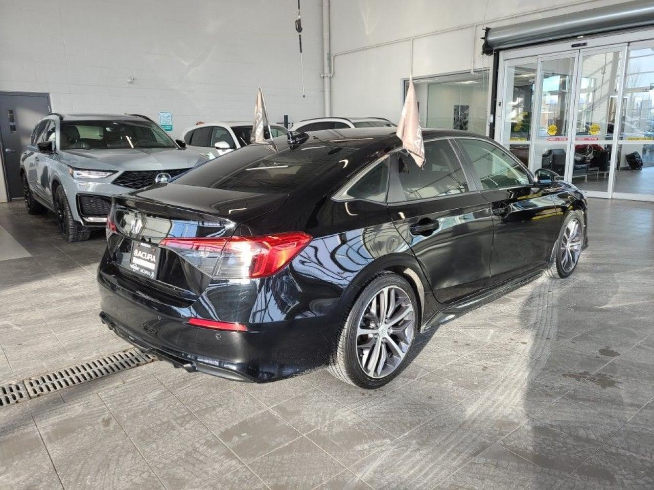 2022 Honda Civic Sedan Touring CVT Photo