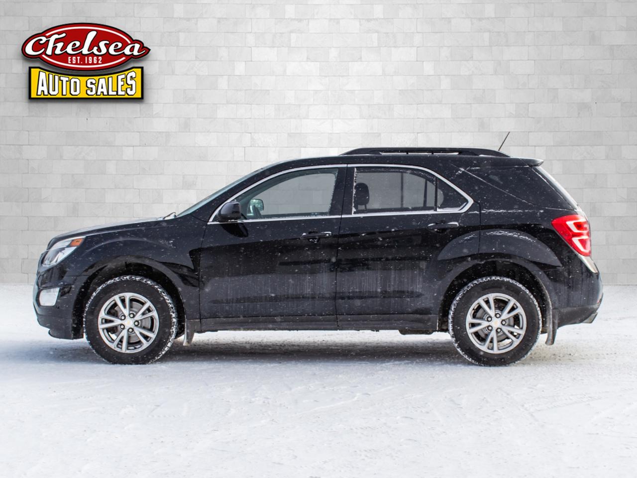 2017 Chevrolet Equinox LT AWD Photo2