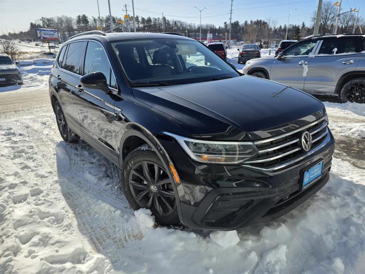 2022 Volkswagen Tiguan Comfortline 2.0T 8sp at w/Tip 4M W/Winter wheel pk Photo