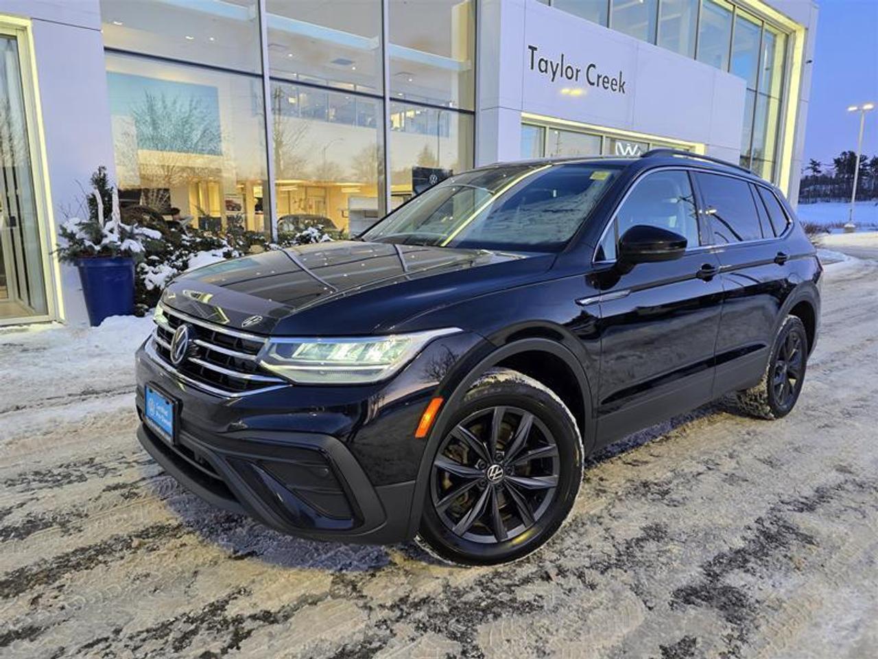 2022 Volkswagen Tiguan Comfortline 2.0T 8sp at w/Tip 4M W/Winter wheel pk Photo0