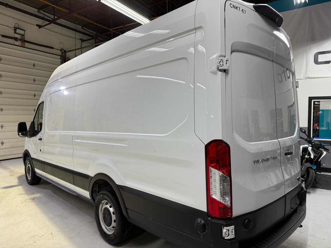2024 Ford Transit Cargo Van T-250 148 EL   EXTRA LONG   CAMERA   HIGH ROOF   N Photo
