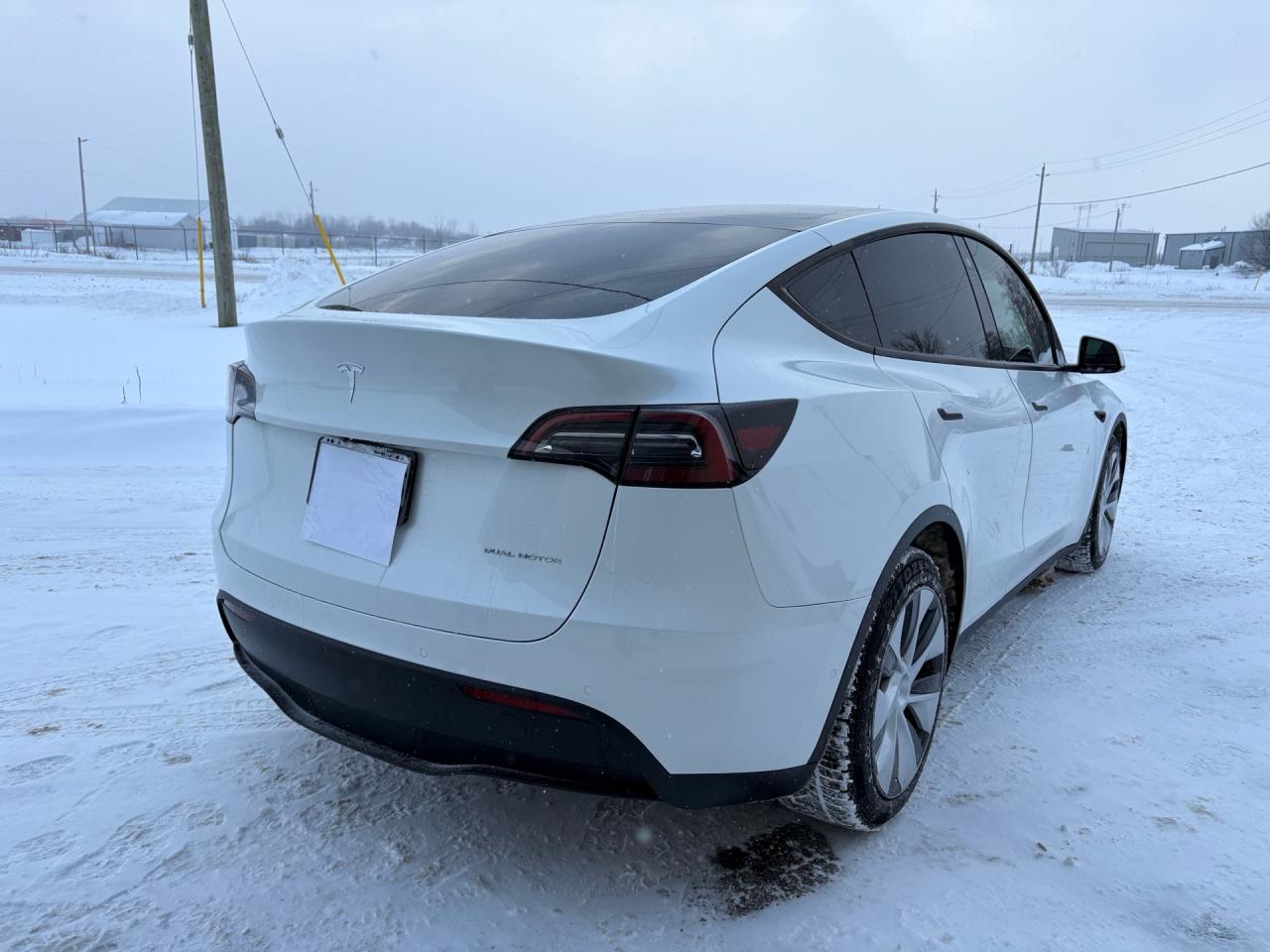 2021 Tesla Model Y Long Range AWD Photo3