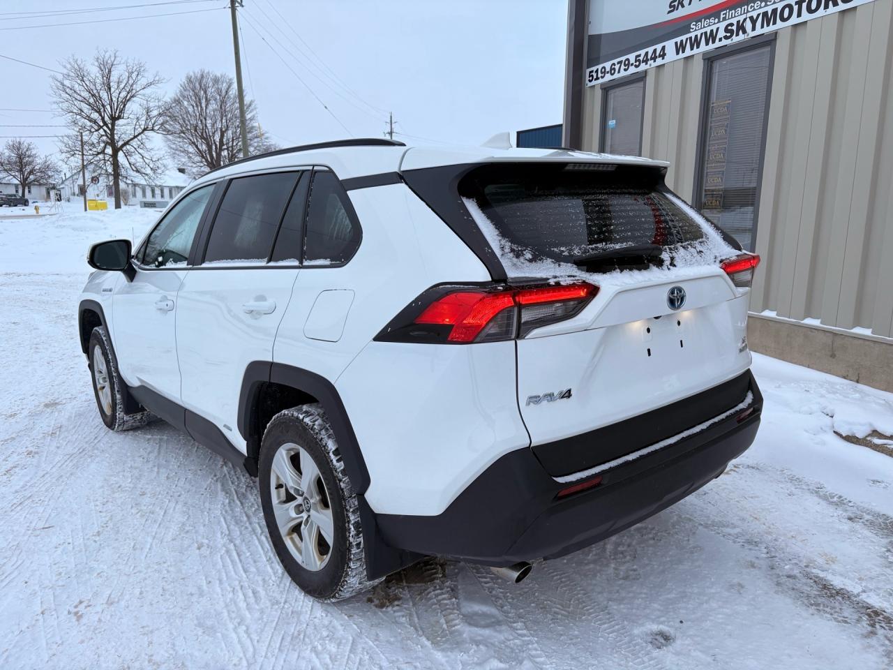 2021 Toyota RAV4 Hybrid LE AWD Photo