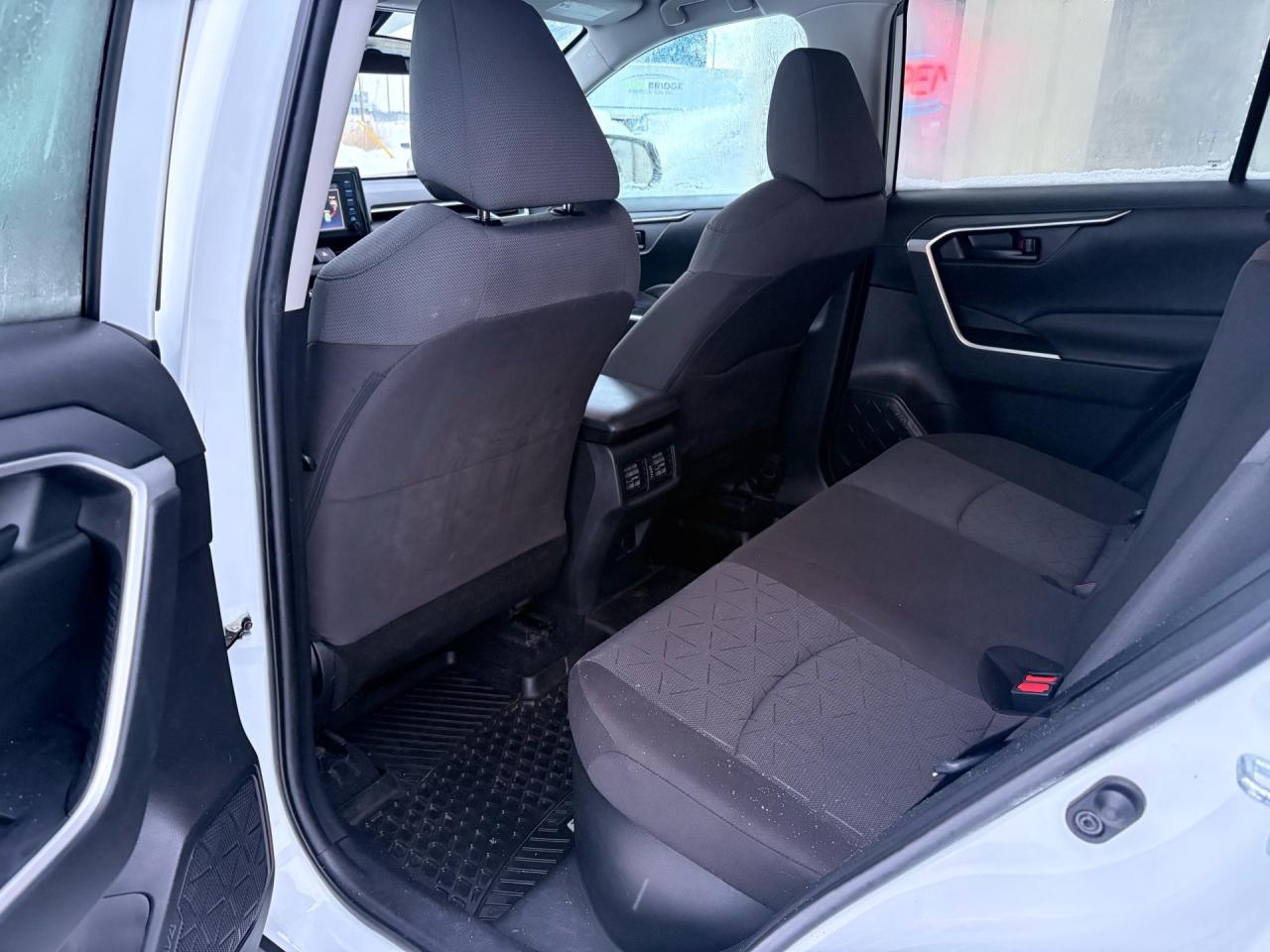 2021 Toyota RAV4 Hybrid LE AWD Photo