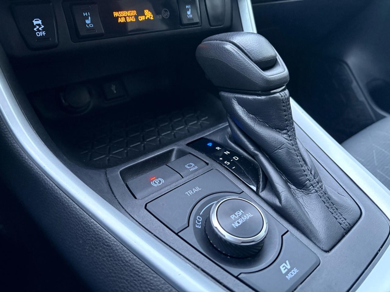 2021 Toyota RAV4 Hybrid LE AWD Photo