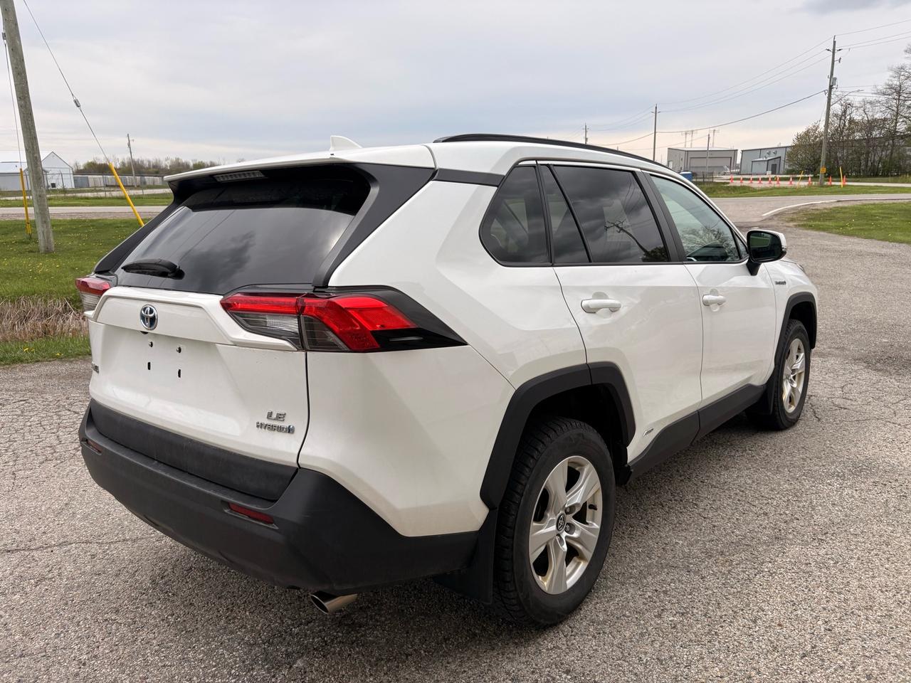 2021 Toyota RAV4 Hybrid LE AWD Photo