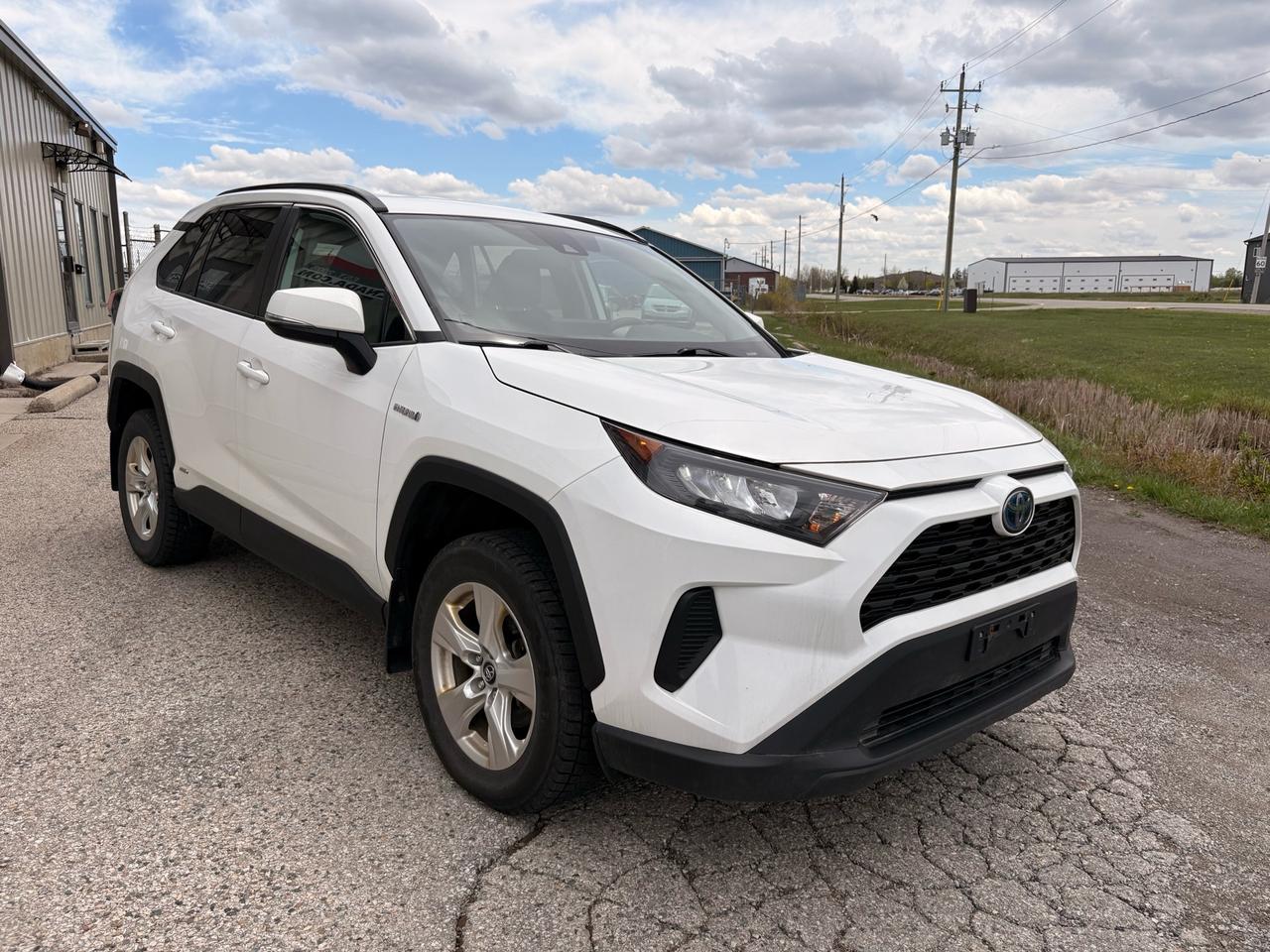 2021 Toyota RAV4 Hybrid LE AWD Photo2