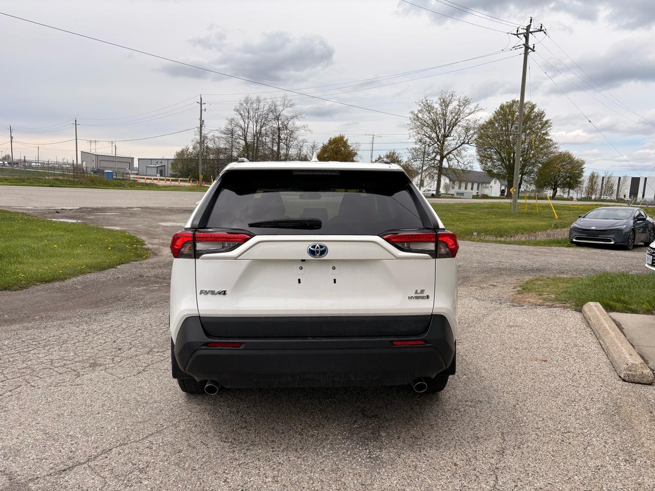 2021 Toyota RAV4 Hybrid LE AWD Photo