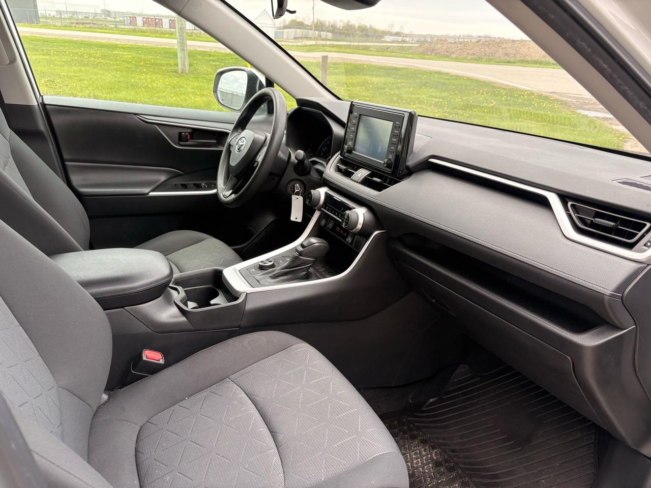 2021 Toyota RAV4 Hybrid LE AWD Photo