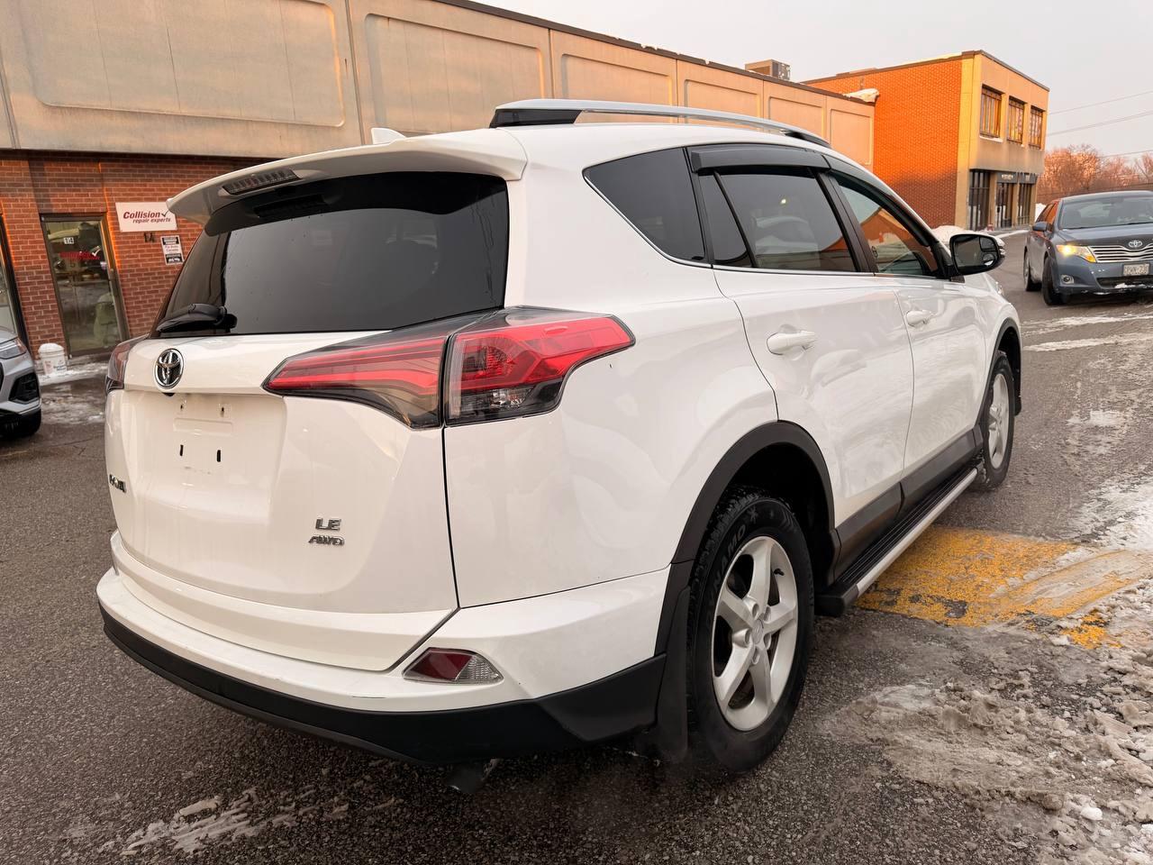 2016 Toyota RAV4 AWD 4dr LE AWD, NO ACCIDENT, EXCELLENT CONDITION Photo