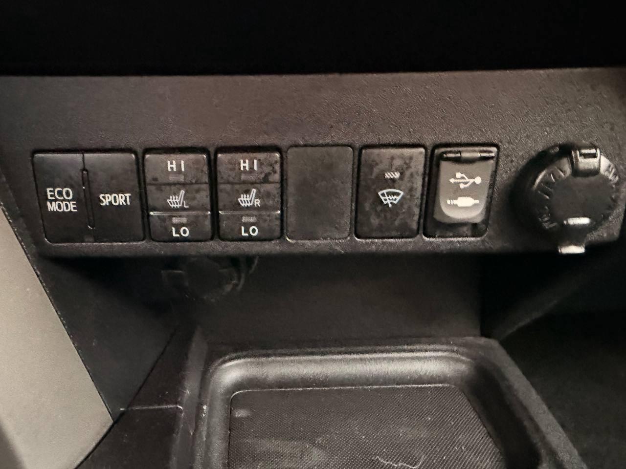 2016 Toyota RAV4 AWD 4dr LE AWD, NO ACCIDENT, EXCELLENT CONDITION Photo