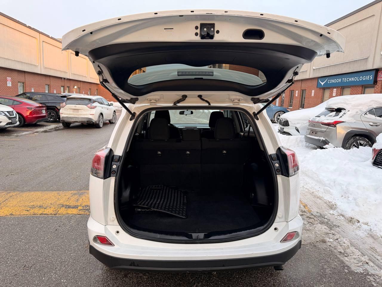 2016 Toyota RAV4 AWD 4dr LE AWD, NO ACCIDENT, EXCELLENT CONDITION Photo