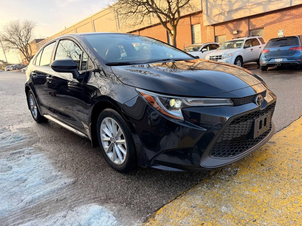 2022 Toyota Corolla LE UPGRADE PACKAGE, SUNROOF, ALLOY WHEELS Photo