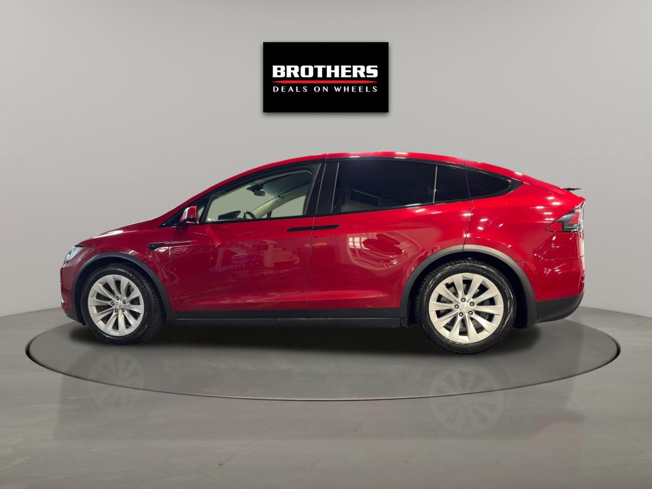 2018 Tesla Model X 75D AWD Accident Free Photo3