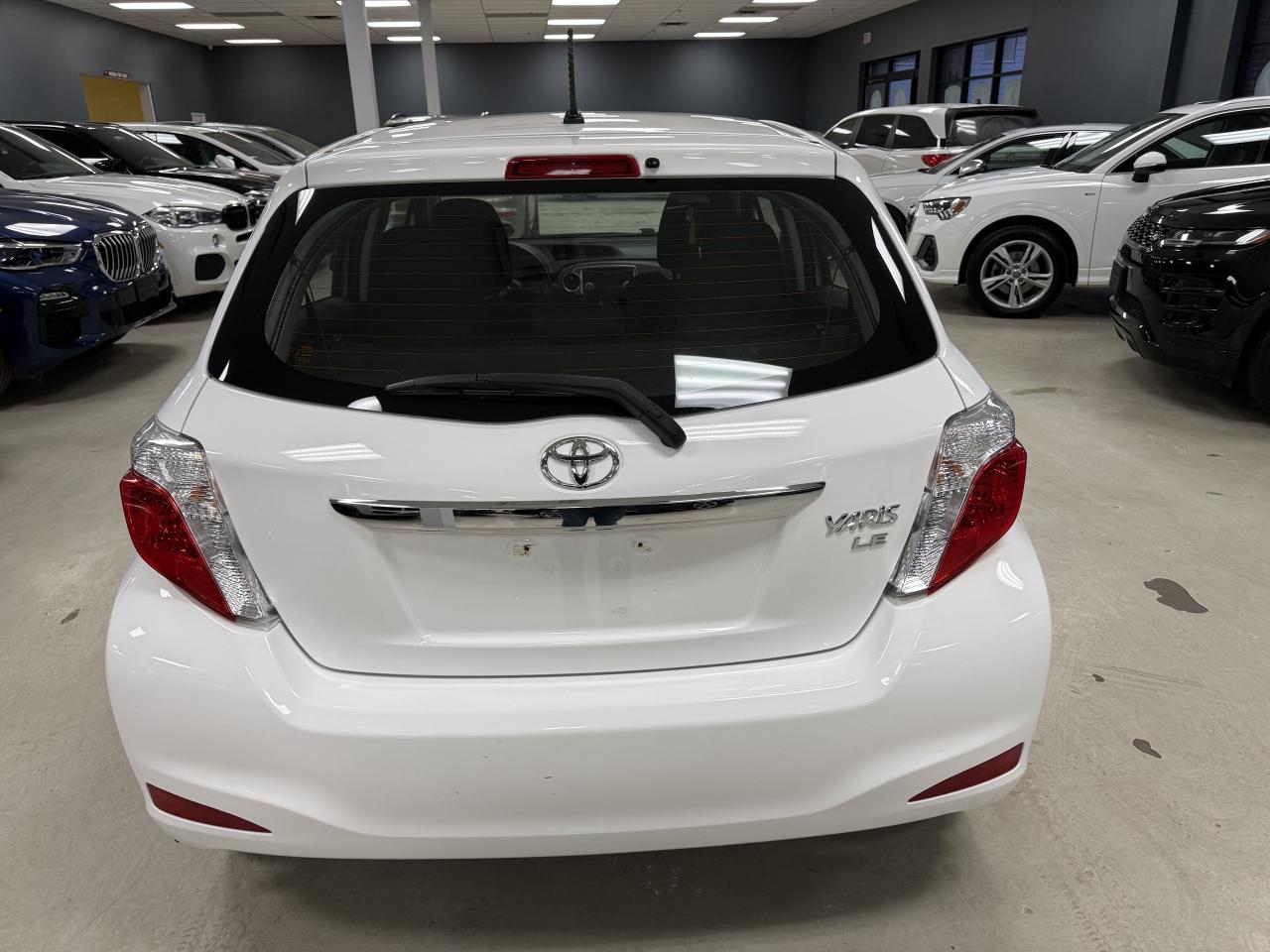 2014 Toyota Yaris 5dr HB Auto LE Photo3