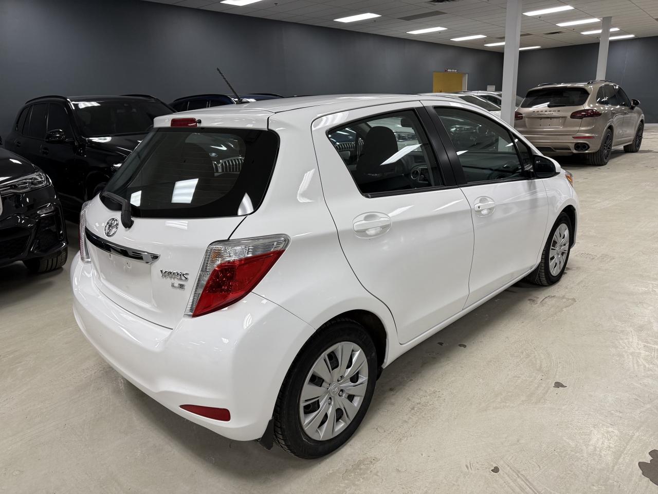 2014 Toyota Yaris 5dr HB Auto LE Photo4