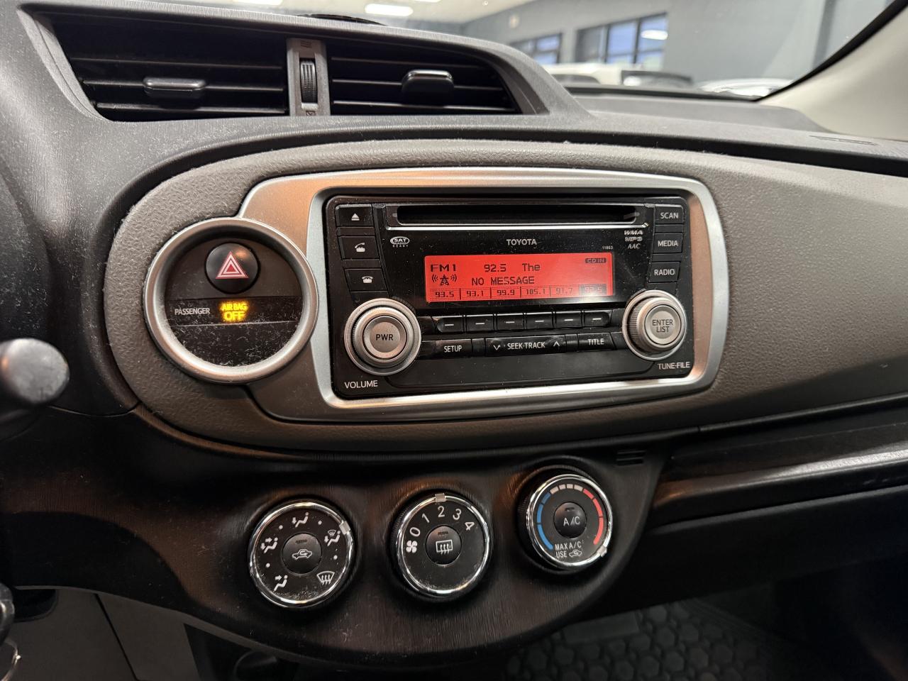 2014 Toyota Yaris 5dr HB Auto LE Photo