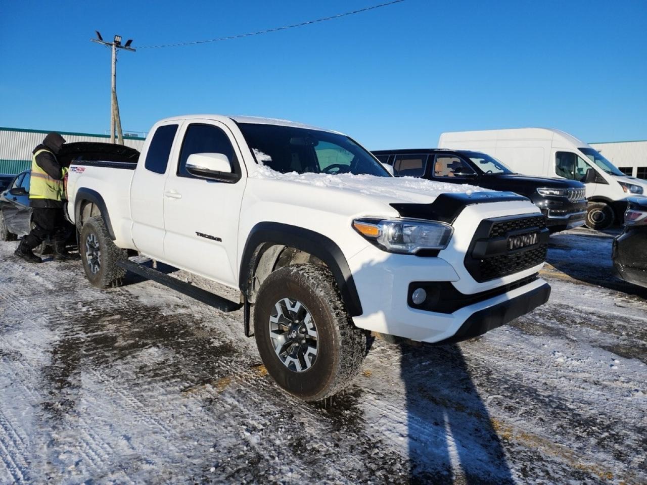 2017 Toyota Tacoma TRD Off Road Access Cab Photo