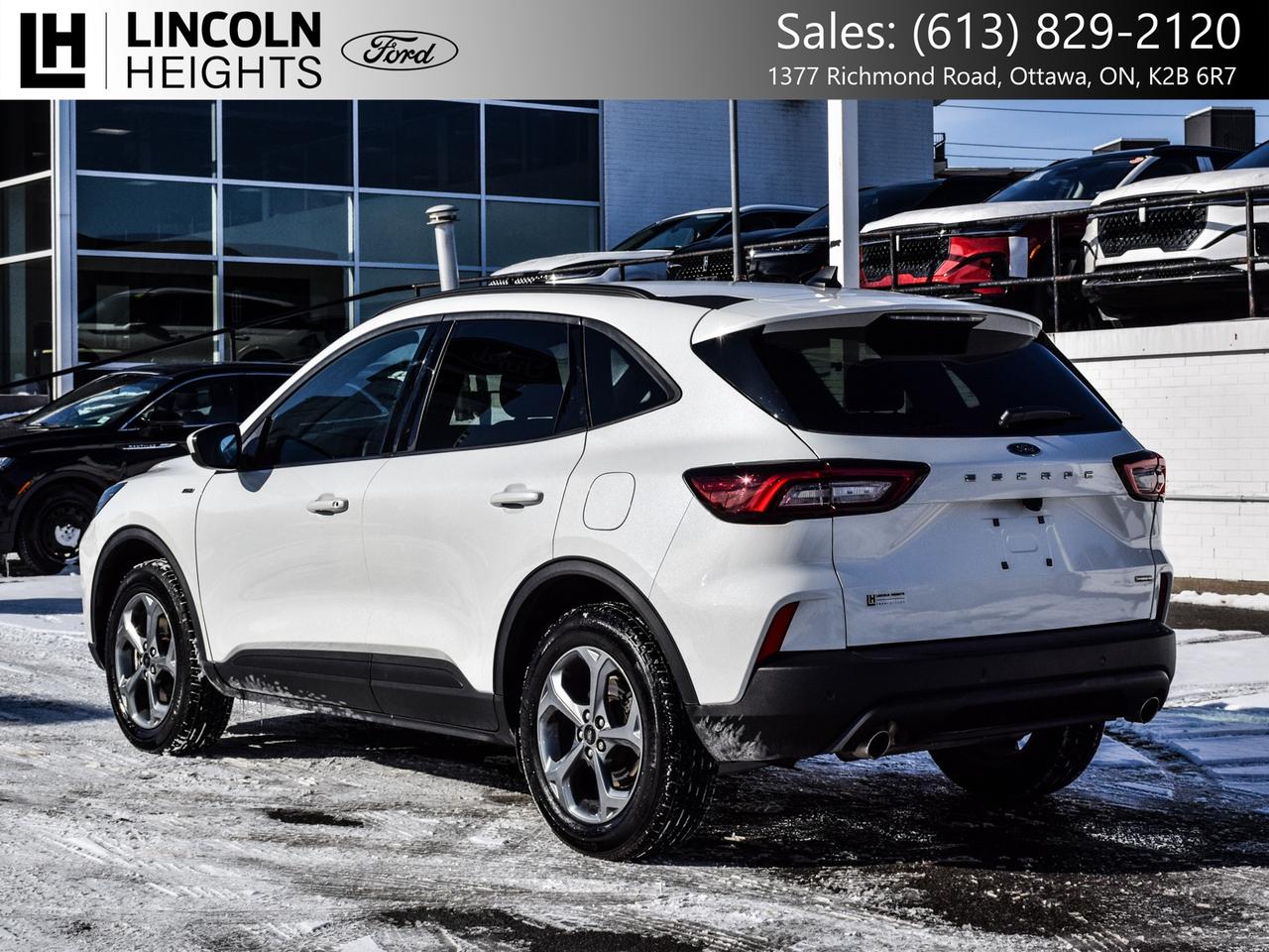 2025 Ford Escape AWD Photo3