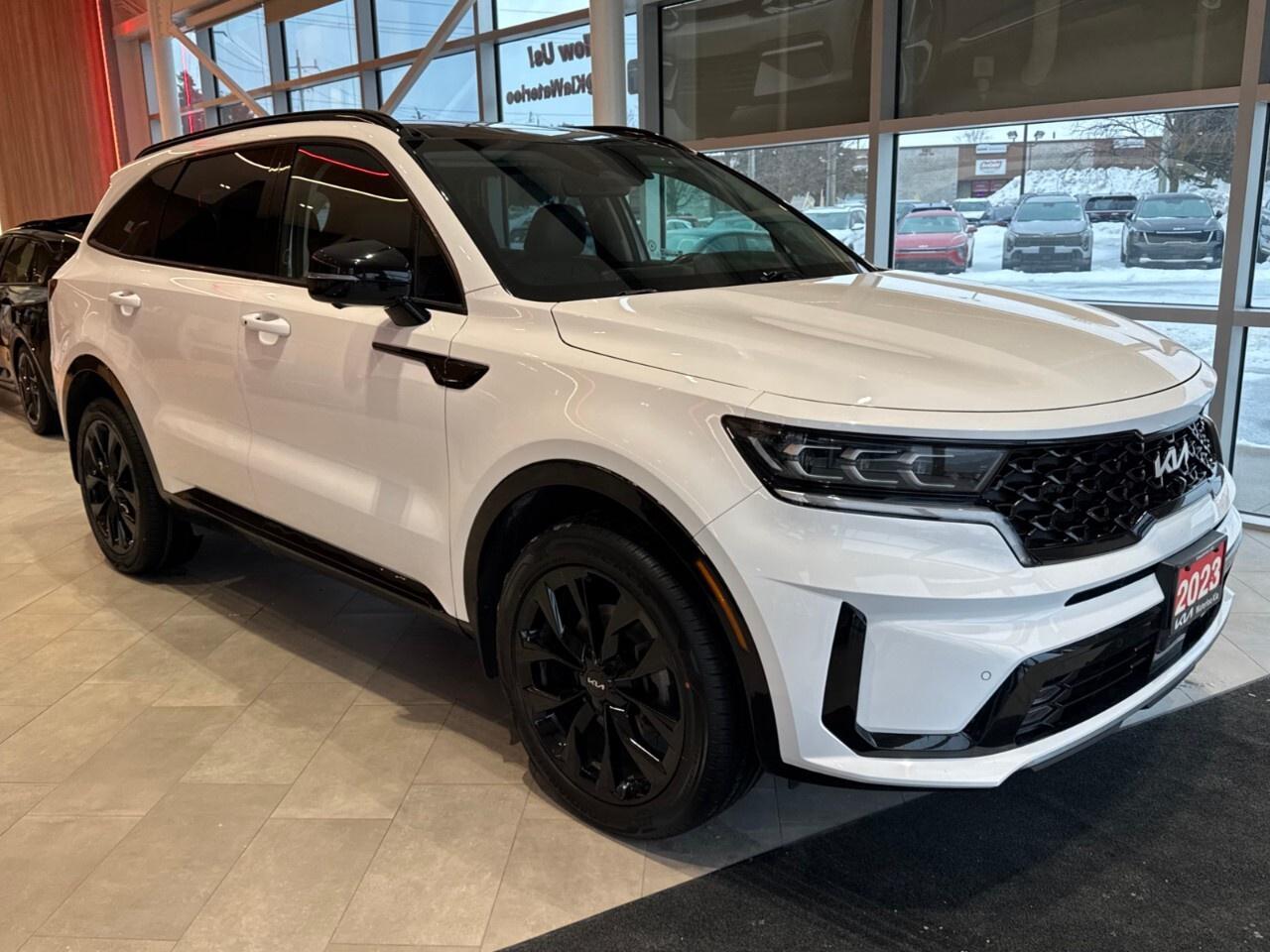 2023 Kia Sorento SX AWD w/Black Leather Photo2