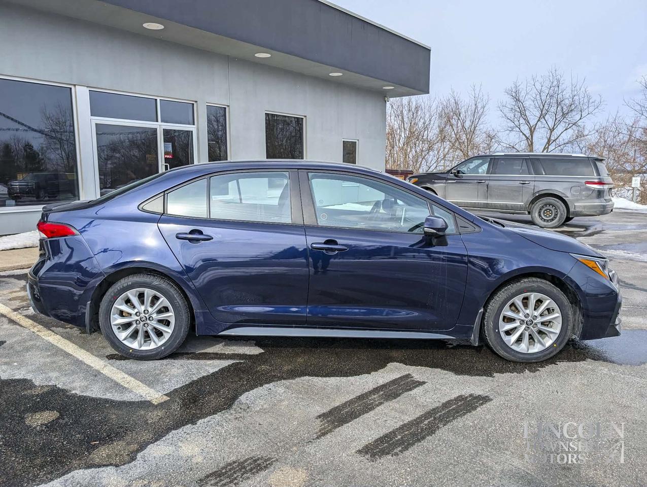 2020 Toyota Corolla SE - HEATED SEATS, CLEAN CARFAX, BLUETOOTH & MORE! Photo