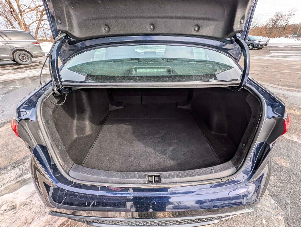 2020 Toyota Corolla SE - HEATED SEATS, CLEAN CARFAX, BLUETOOTH & MORE! Photo