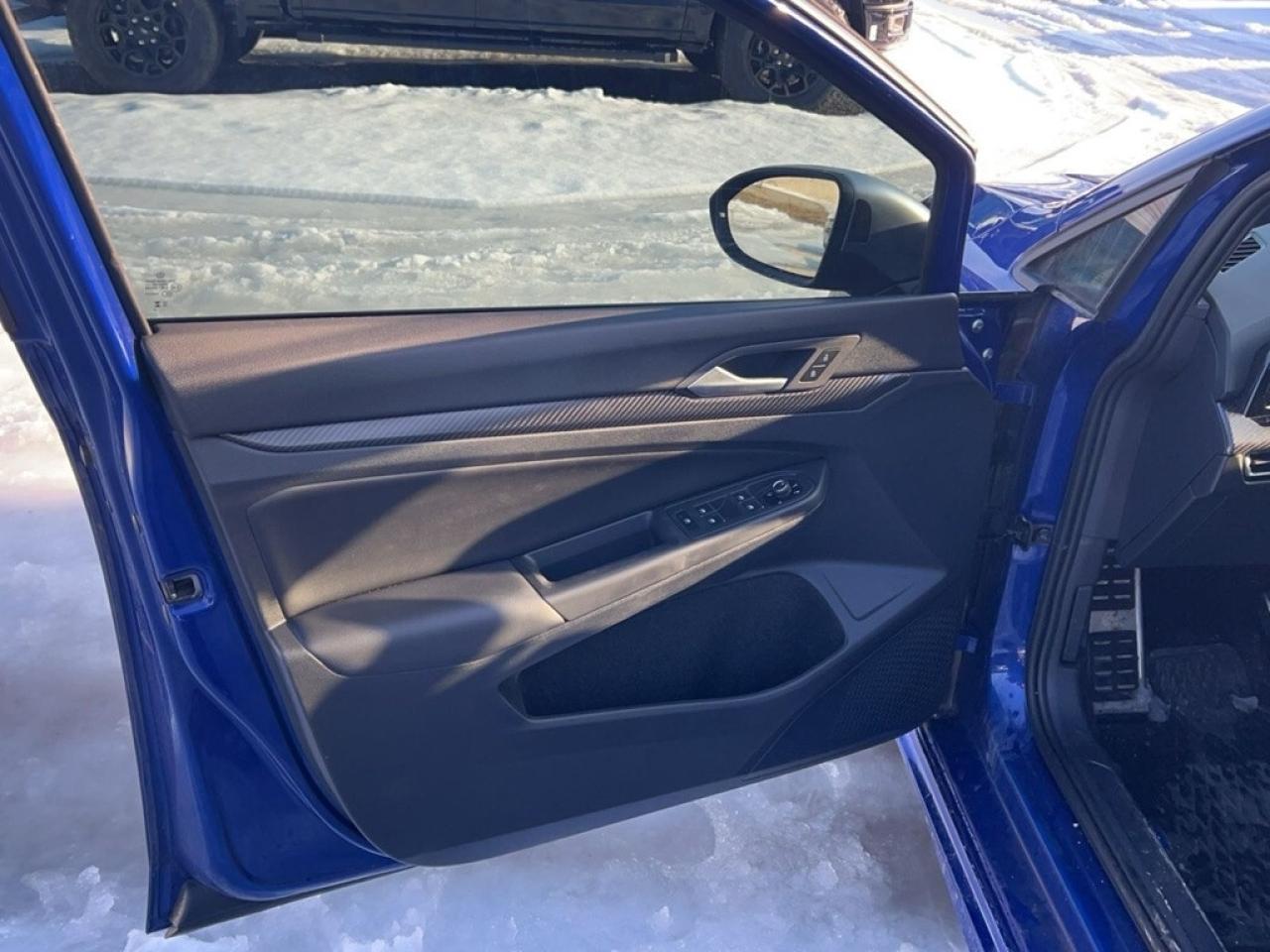 2024 Volkswagen Golf R 2.0 DSG Photo2