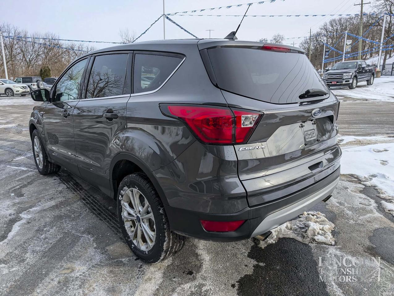 2019 Ford Escape SE - RMT START, CLEAN CARFAX, HEATED SEATS, AWD Photo4