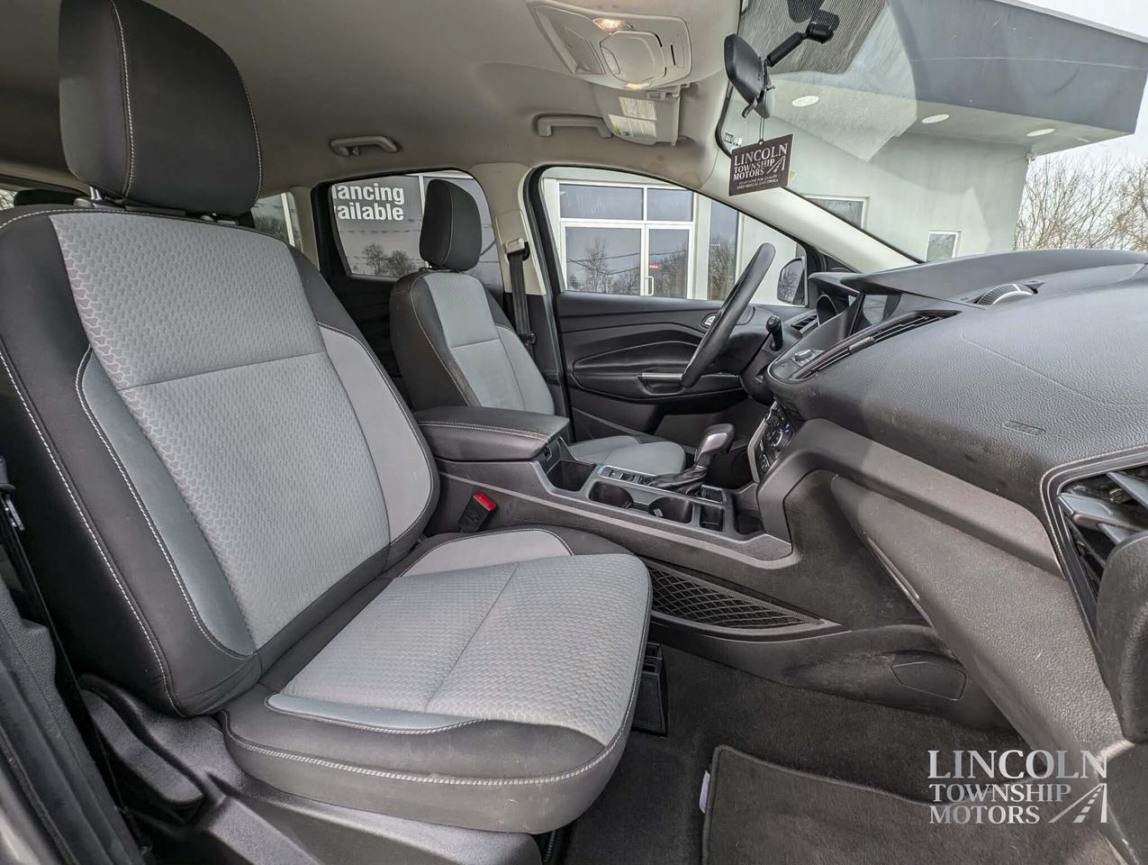 2019 Ford Escape SE - RMT START, CLEAN CARFAX, HEATED SEATS, AWD Photo