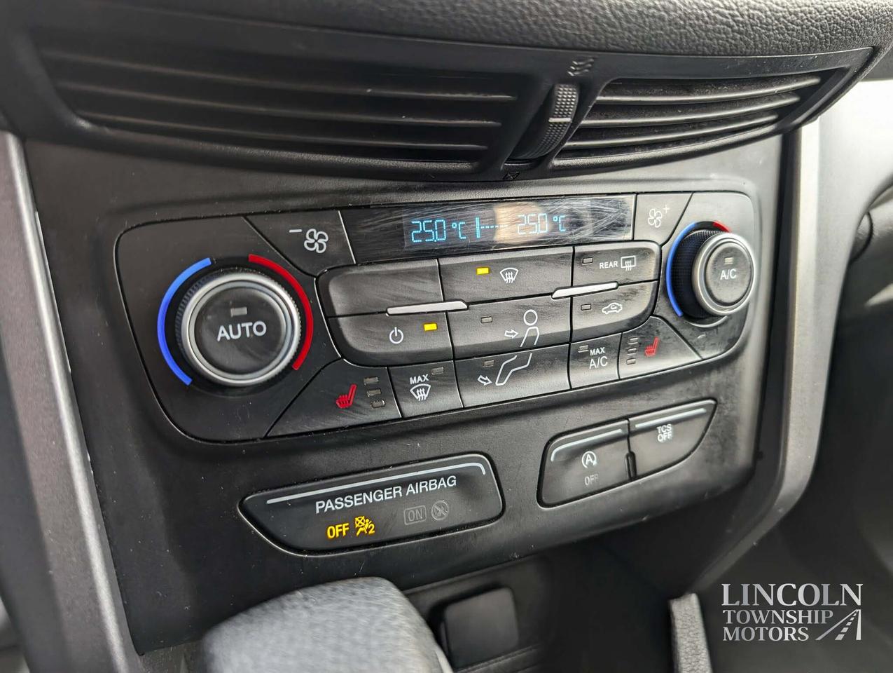 2019 Ford Escape SE - RMT START, CLEAN CARFAX, HEATED SEATS, AWD Photo