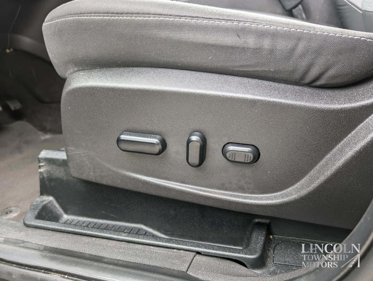 2019 Ford Escape SE - RMT START, CLEAN CARFAX, HEATED SEATS, AWD Photo