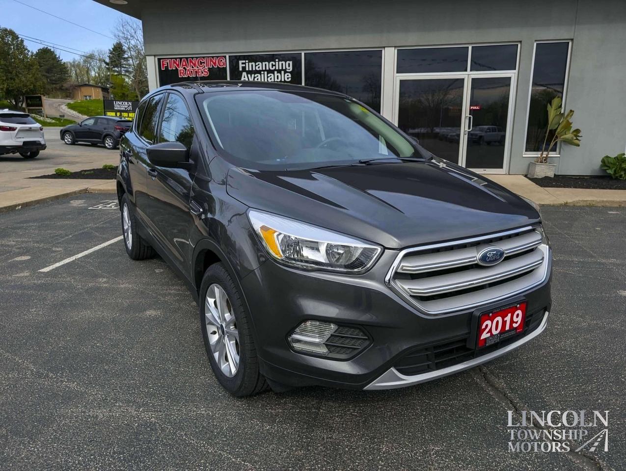 2019 Ford Escape SE - RMT START, CLEAN CARFAX, HEATED SEATS, AWD Photo0