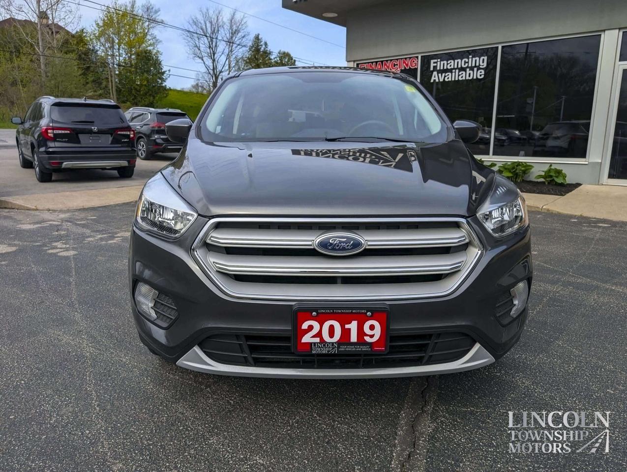 2019 Ford Escape SE - RMT START, CLEAN CARFAX, HEATED SEATS, AWD Photo