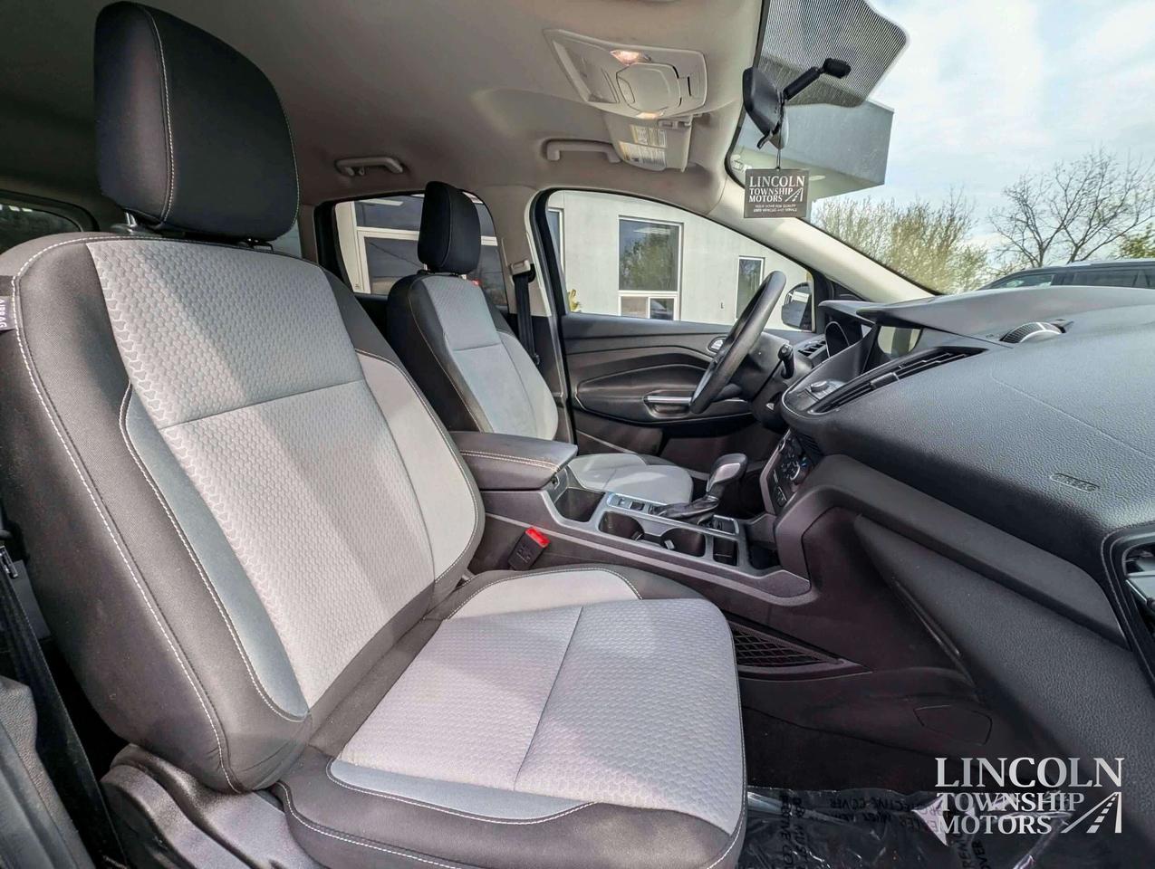 2019 Ford Escape SE - RMT START, CLEAN CARFAX, HEATED SEATS, AWD Photo