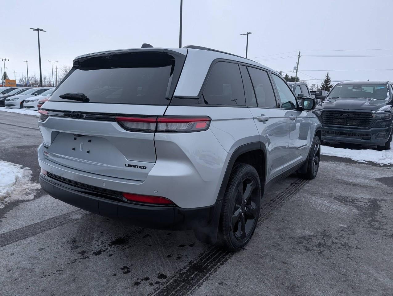 2025 Jeep Grand Cherokee Limited LOW KM/ ONE OWNER Photo