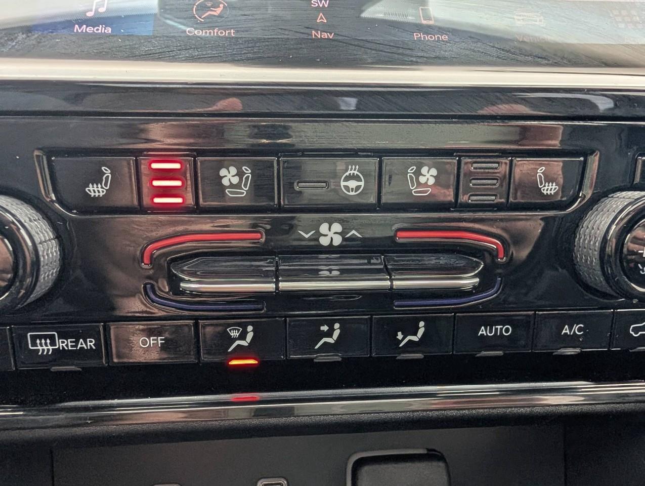 2025 Jeep Grand Cherokee Limited LOW KM/ ONE OWNER Photo