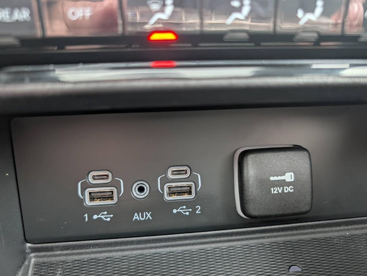 2025 Jeep Grand Cherokee Limited LOW KM/ ONE OWNER Photo