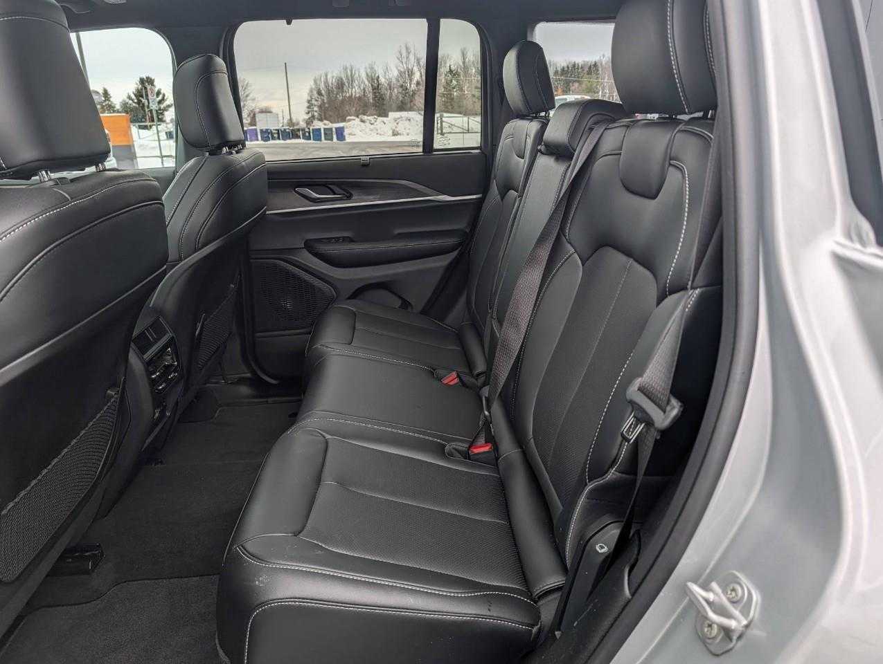 2025 Jeep Grand Cherokee Limited LOW KM/ ONE OWNER Photo