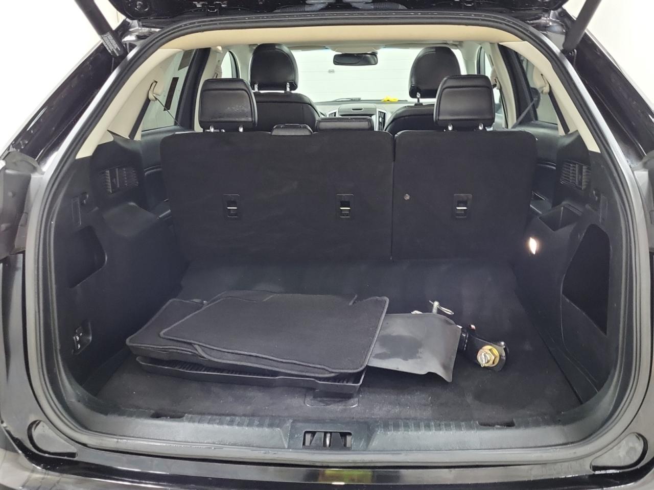 2019 Ford Edge SEL l AWD l 2.0L l 4Cyl l ACC l LDW l BSM Photo