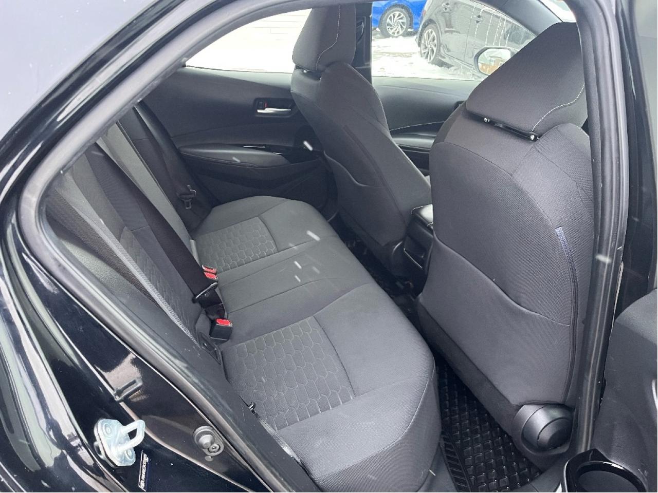 2019 Toyota Corolla Hatchback SE CERTIFIED Photo